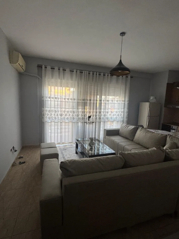 Tirane, affitto appartamento 1+1 Piano 8, 75 m² 500 € (DON BOSKO)