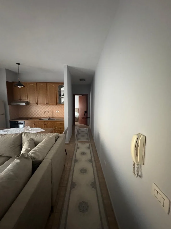 Tirane, affitto appartamento 1+1 Piano 8, 75 m² 500 € (DON BOSKO)