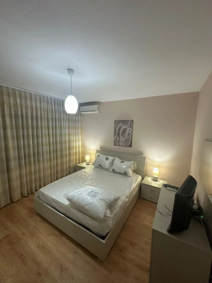 Tirane, affitto appartamento 2+1+Balcone Piano 2, 81 m² 650 € (FUSHA E AVIACIONIT)