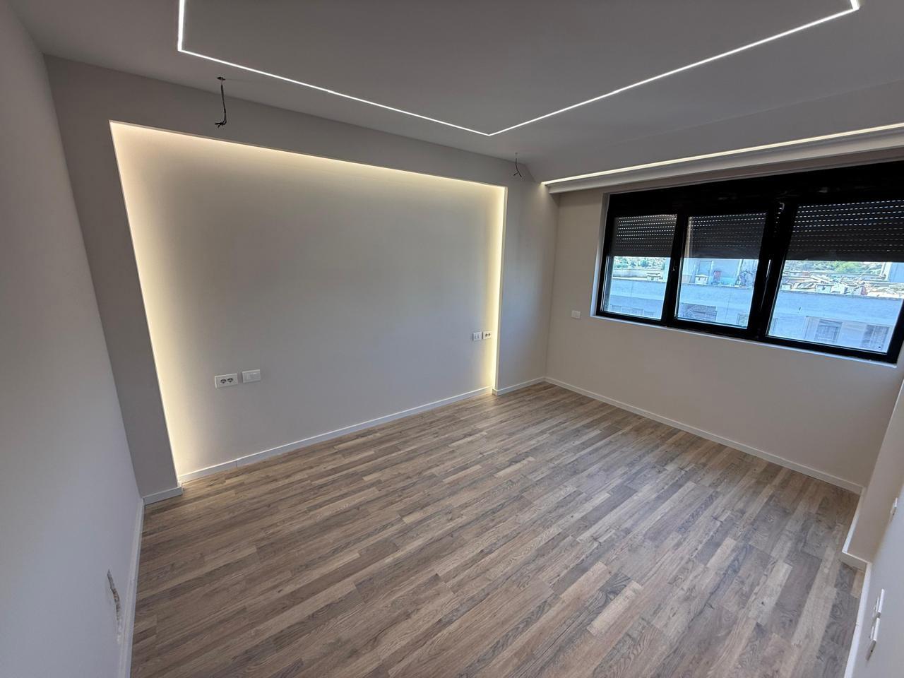 AMBIENT ZYRE ME QIRA TE URBAN GATE ASTIR