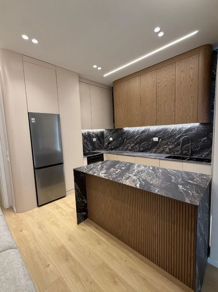 Tirane, jepet me qera Vile 3 Katshe , 650 m² 2.500 € (LIQENI I THATE)