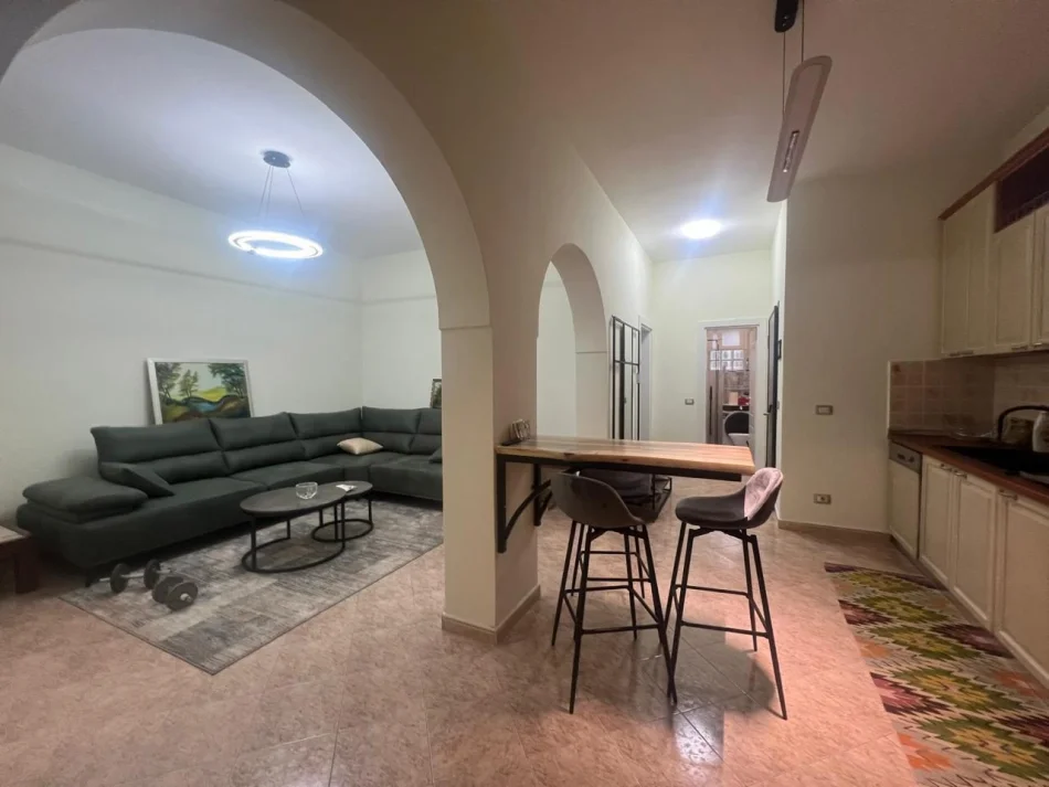 Tirane, for rent 3+1 apartment, 4th Floor, 105 m², 750 € (Vasil Shanto)