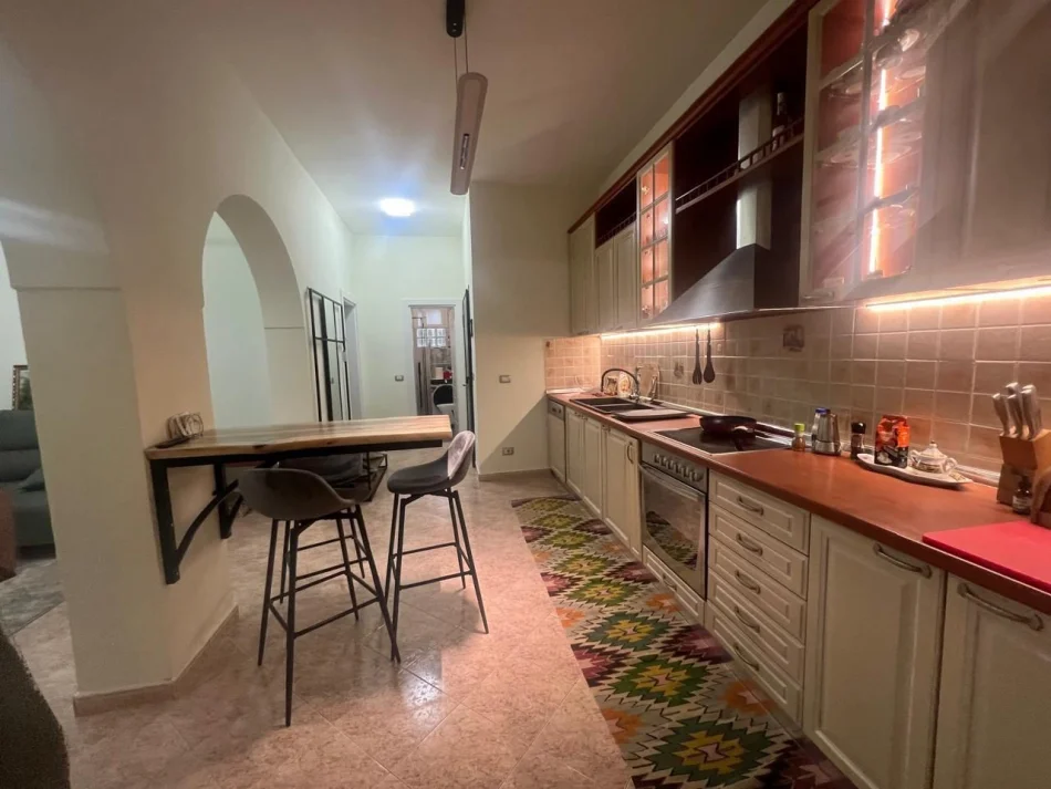 Tirane, for rent 3+1 apartment, 4th Floor, 105 m², 750 € (Vasil Shanto)