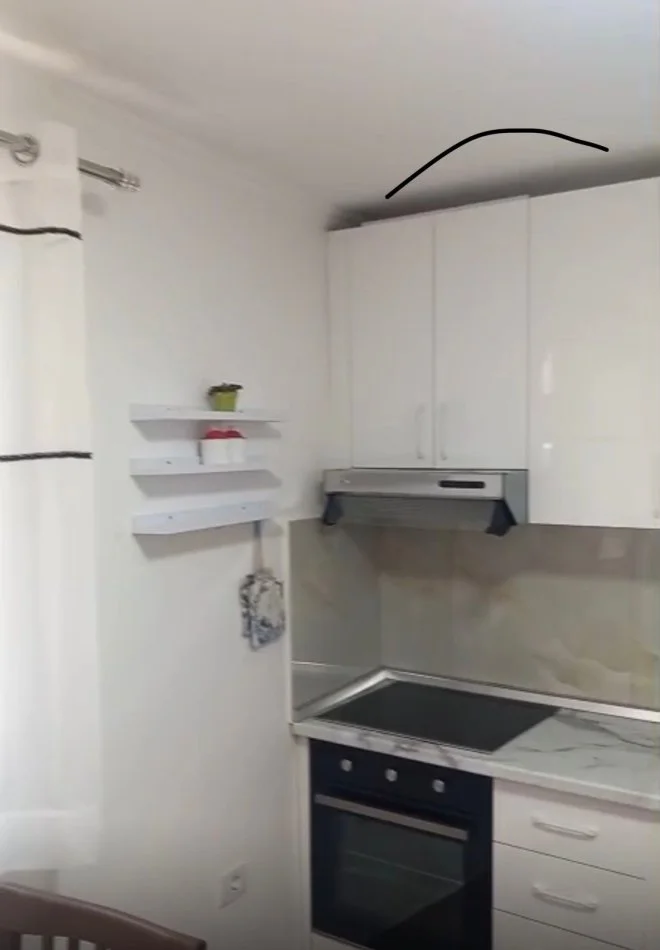 Tirane, Apartment for Rent 1+1 with Balcony, Floor 1, 70 m², 550 € (RRUGA E BARRIKADAVE)