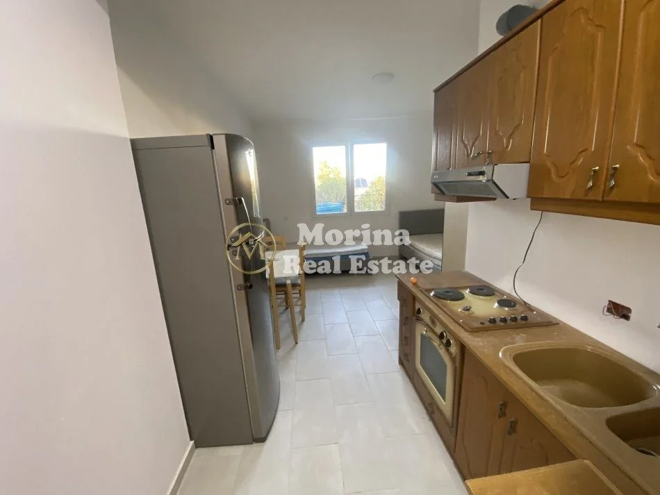 Tirane, jepet me qera apartament 1+1 Kati 1, 45 m² 200 € (Vilat Gjermane)