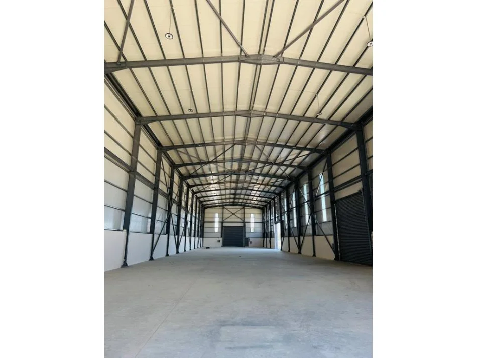 Tirane, magazzino in vendita al piano terra 0, 6.000 m² 3.000.000 € (AUTOSTRADA TIRANE DURRES)