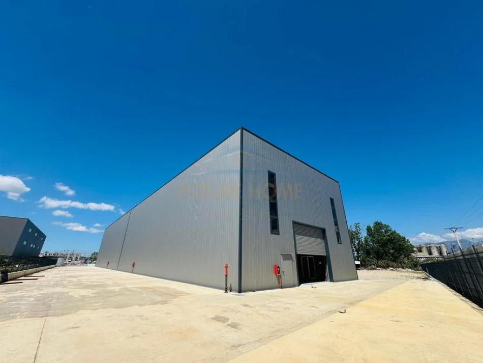 Tirane, shitet magazine Kati 0, 6.000 m² 3.000.000 € (AUTOSTRADA TIRANE DURRES)