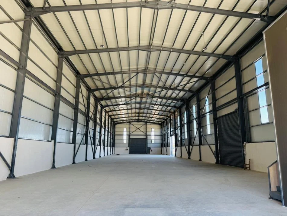 Tirane, magazzino in vendita al piano terra 0, 6.000 m² 3.000.000 € (AUTOSTRADA TIRANE DURRES)
