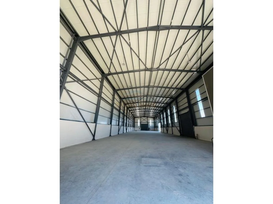 Tirane, magazzino in vendita al piano terra 0, 6.000 m² 3.000.000 € (AUTOSTRADA TIRANE DURRES)