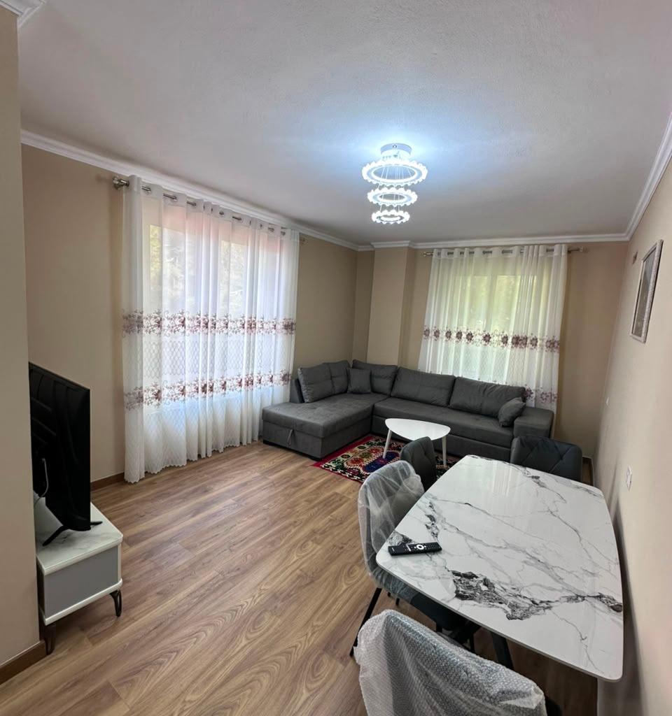 JEPET ME QERA APARTAMENT 2+1 NE ZONEN E VOLLGES, DURRES