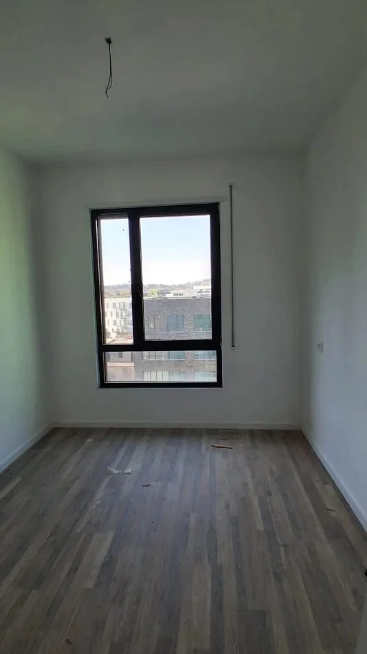 Tirane, Apartment 2+1 for Rent, 5th Floor, 99 m², 500 € (Rruga 5 Maji)
