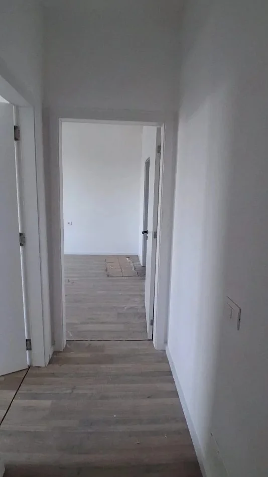Tirane, Apartment 2+1 for Rent, 5th Floor, 99 m², 500 € (Rruga 5 Maji)