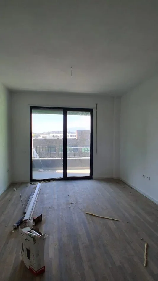 Tirane, Apartment 2+1 for Rent, 5th Floor, 99 m², 500 € (Rruga 5 Maji)