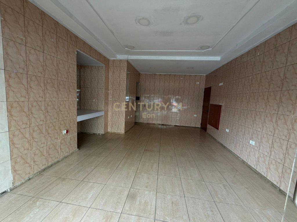 +355695265501 Affitto Negozio vicino al Mercato, Durazzo!