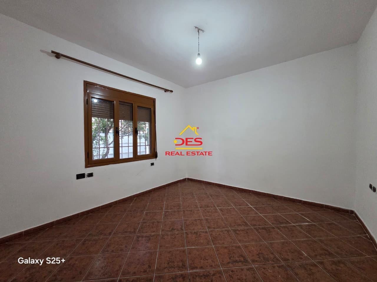 PRIVATE HOUSE FOR SALE + BUSINESS PREMISES AT TULLAVE FACTORY