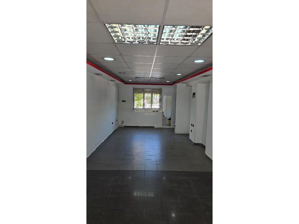 Shesim Dyqan te Shkolla e Bashkuar, 40 m².