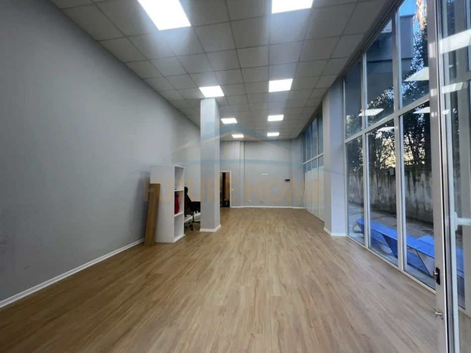 Tirane, Commercial Space for Sale Ground Floor, 60 m² 125,000 € (Rruga Shefqet Kuka, Fresk)