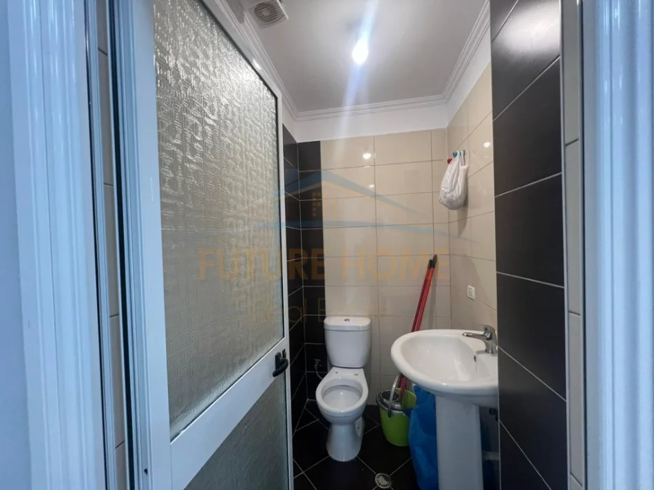 Tirane, Commercial Space for Sale Ground Floor, 60 m² 125,000 € (Rruga Shefqet Kuka, Fresk)