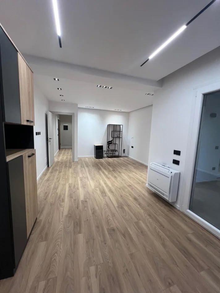 Zyra con Quota 100m2 Locale Riscaldato 90.000 LEKE FH-80781
