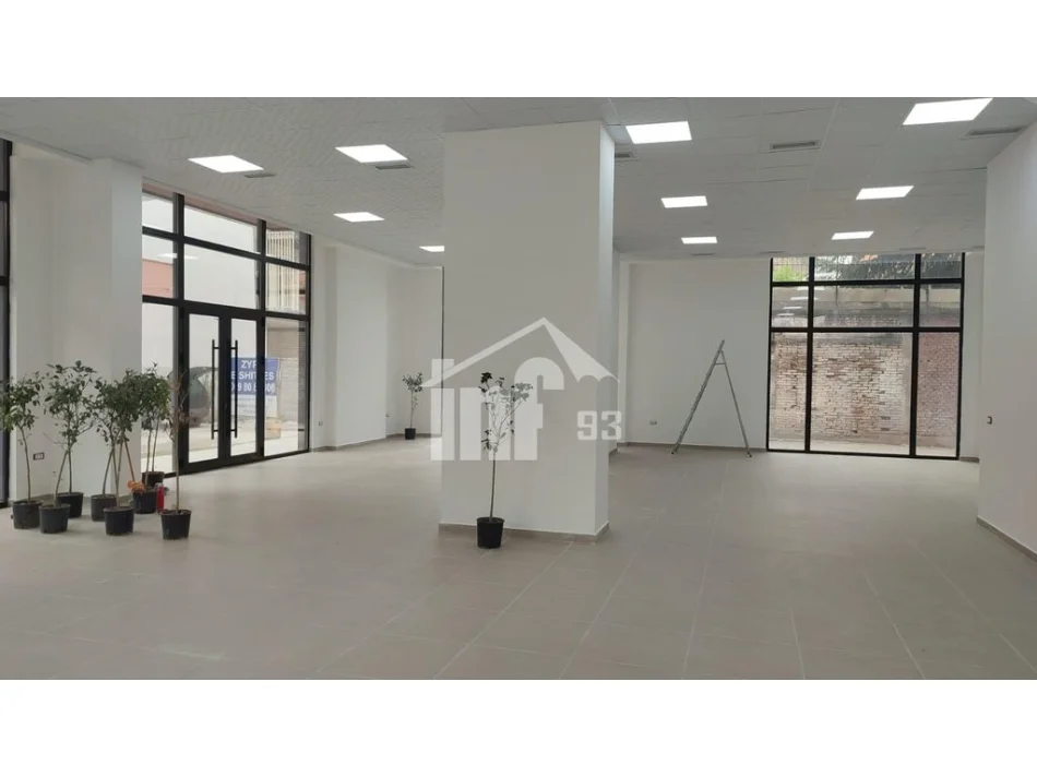 Tirane, shitet ambjent biznesi Kati 0, 418 m² 1.430.000 € (RRUGA E “BARRIKADAVE”, PRANË GJIMNAZIT “SAMI FRASHËRI”)