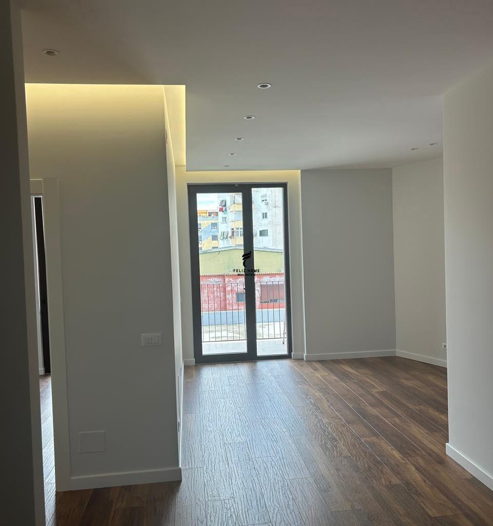 Apartment for Rent 116m2 in Parisit Municipality - 1,700 EUR FH-80755