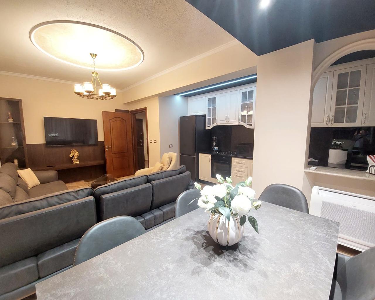 Shitet apartament 2+1 prane Drejtorise se Policise, Durres