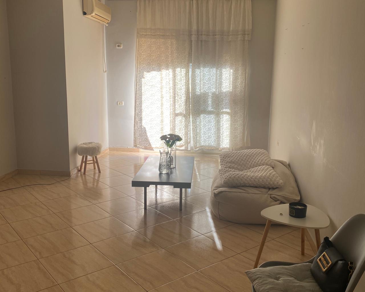 Shitet Apartment 2+1 pas bar 24 gushtit