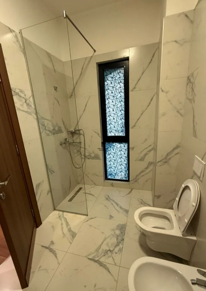 Tirana, affitto appartamento 2+1 Piano 2, 111 m² 700 € (VIA DIBRES)