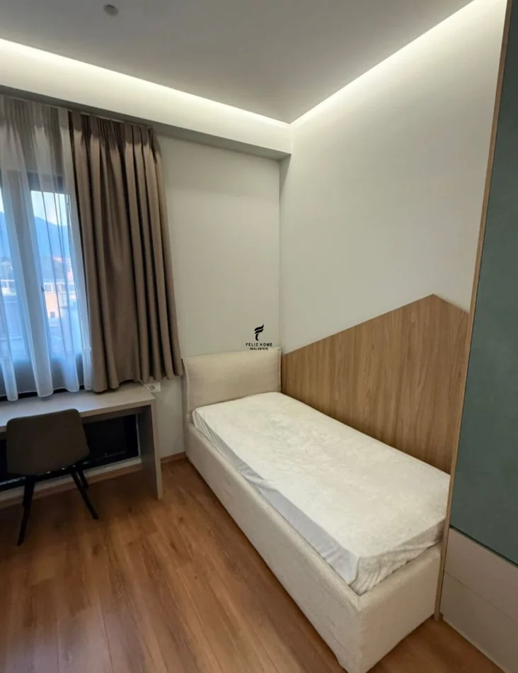 Tirana, affitto appartamento 2+1 Piano 2, 111 m² 700 € (VIA DIBRES)