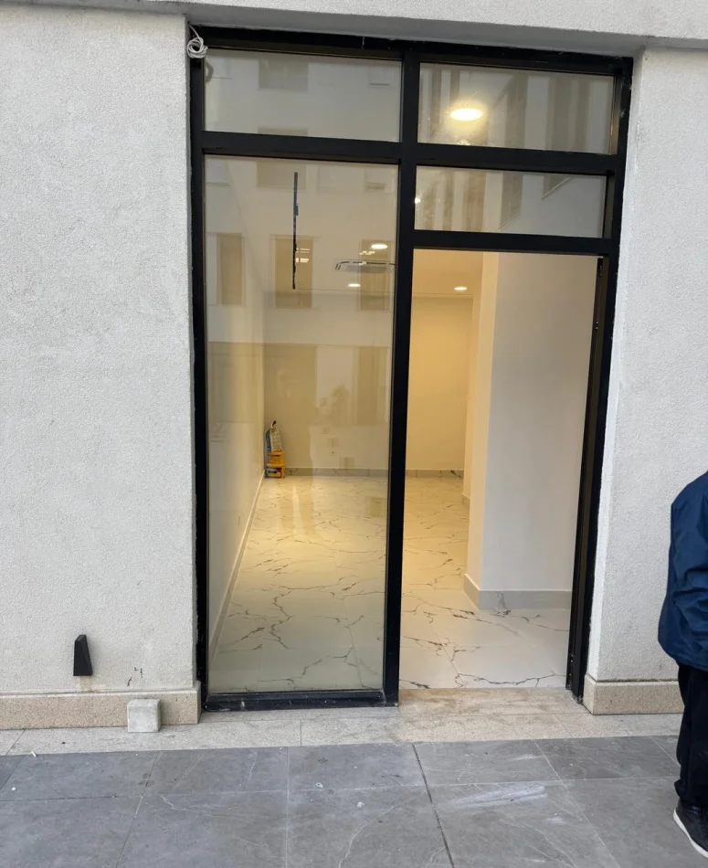 Tirane, Business Premises for Sale Ground Floor, 38 m² 190,000 € (Mine Peza Street)