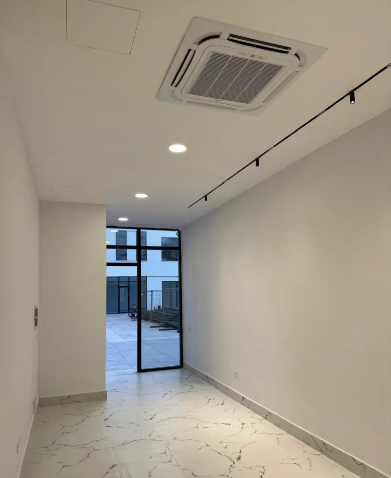Tirane, Business Premises for Sale Ground Floor, 38 m² 190,000 € (Mine Peza Street)