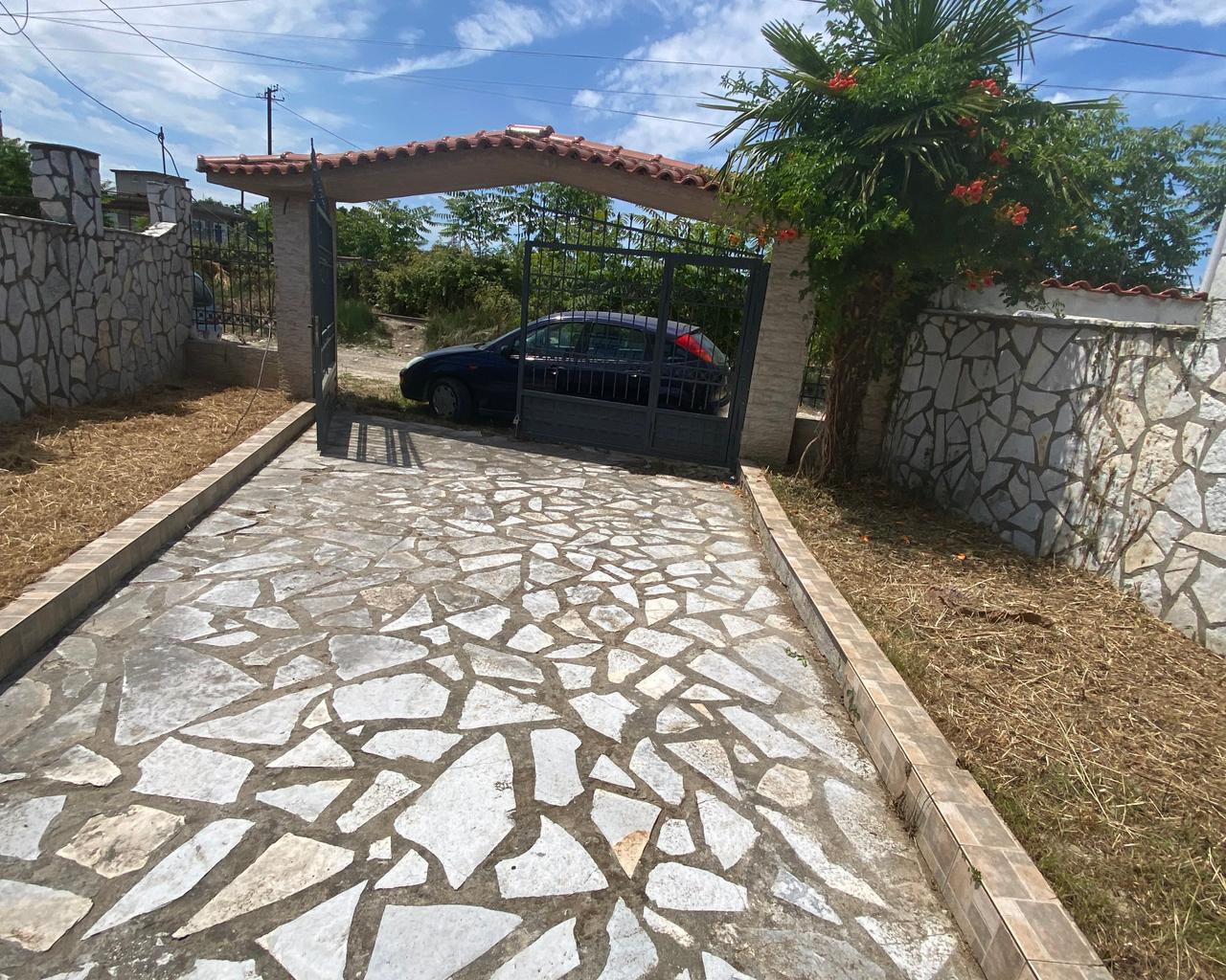 Vende in vendita: villetta su 2 piani vicino alla Giuria