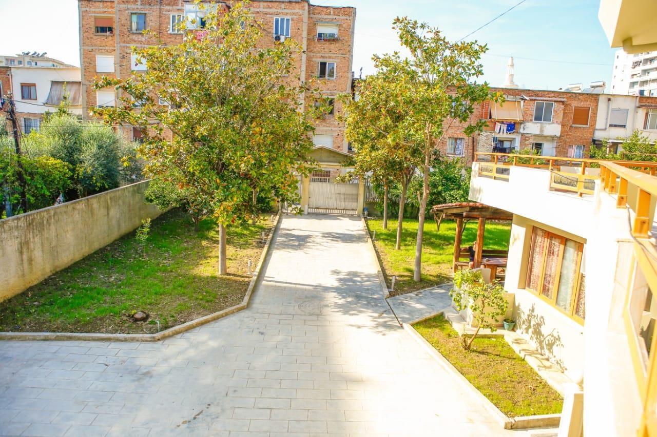 VILLA IN AFFITTO NEL CENTRO DI FIERIT