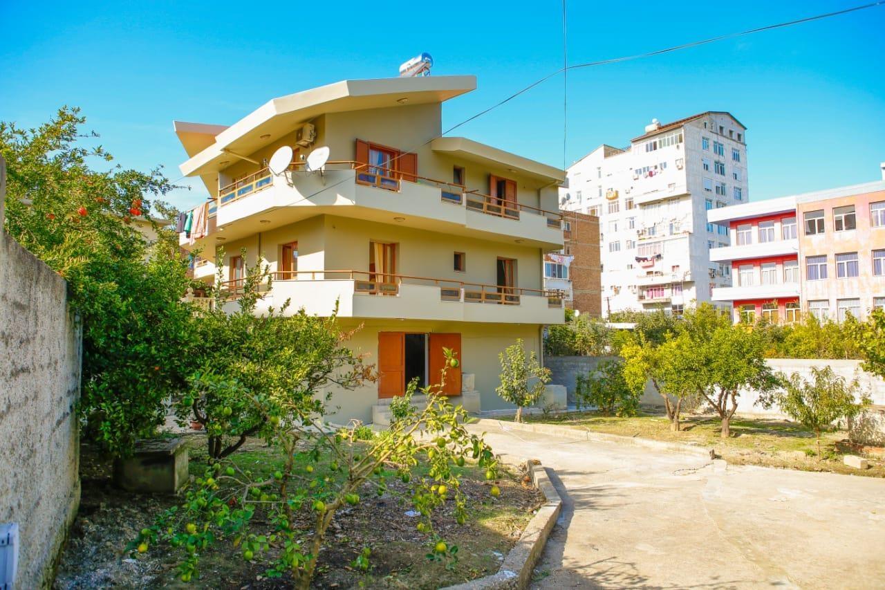 VILLA IN AFFITTO NEL CENTRO DI FIERIT