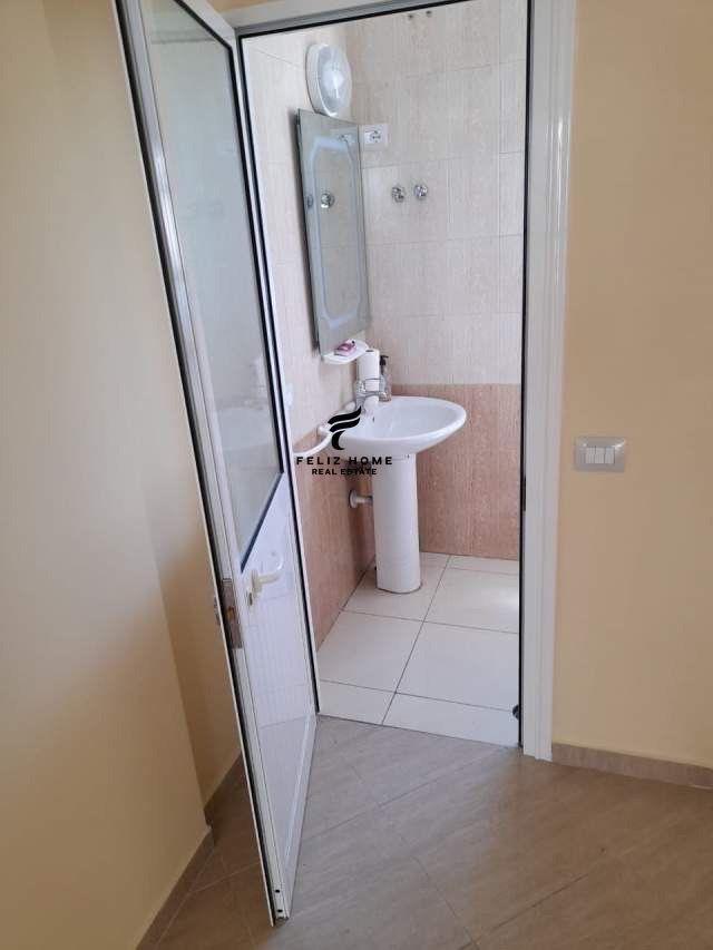 Vendesi locale commerciale 40 Vasil Shanto 115.300 euro