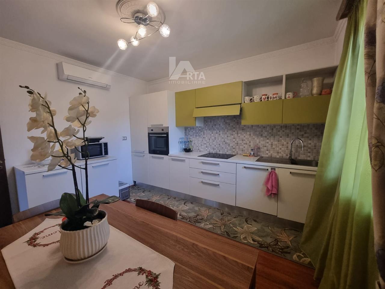 Vila 2 piani in vendita a Fier