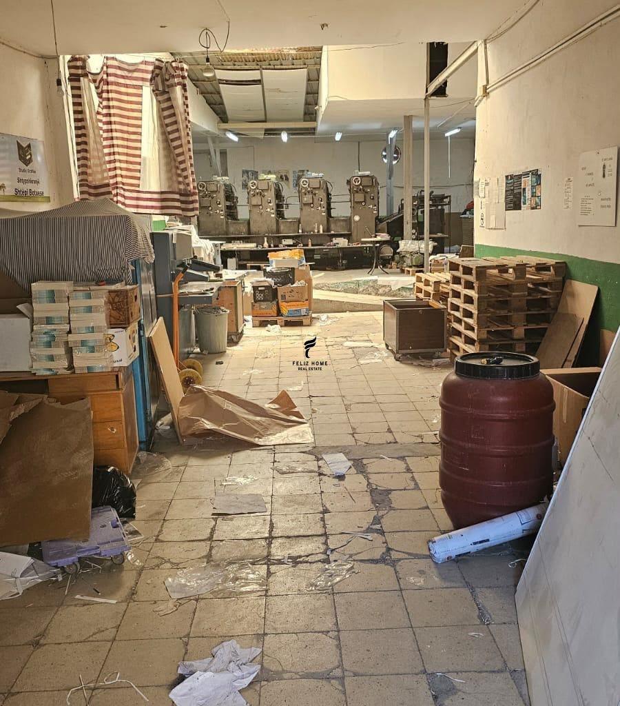 Magazzino con area di 600 m² al piano terra, prezzo 200.000 LEKE FH-80328