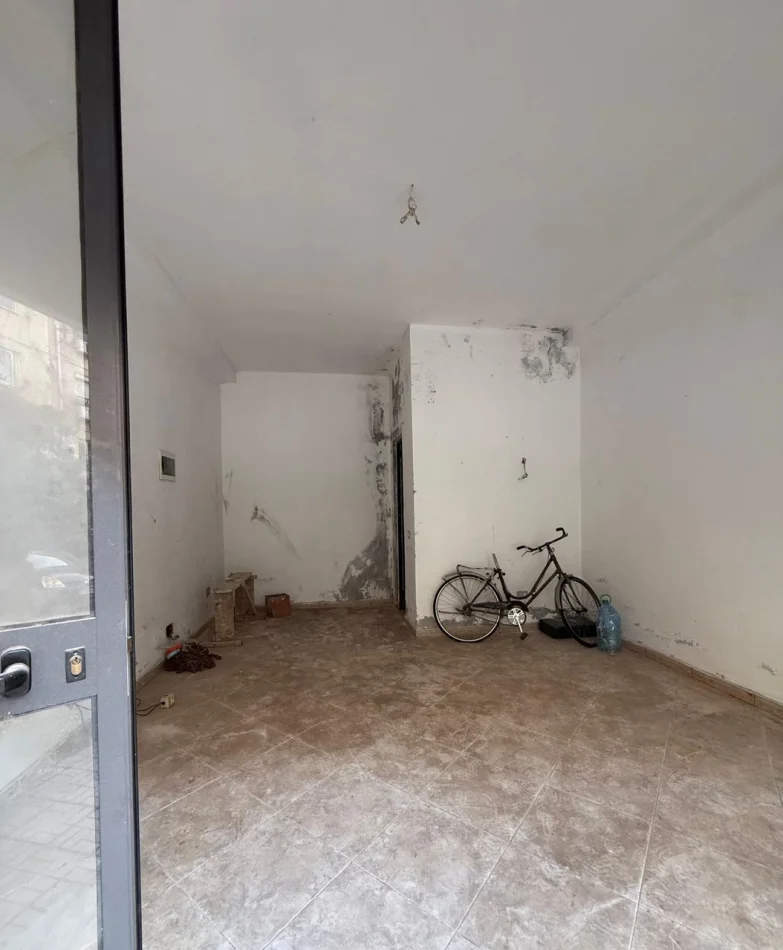 Tirane, Business Premises for Sale, Ground Floor, €165,240 (Ali Demi)
