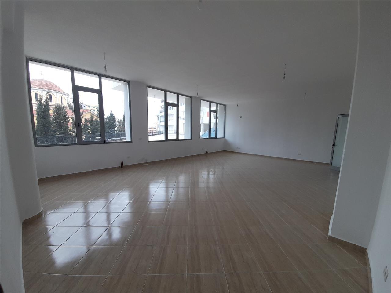 Business Environment for Rent in Downtown Fier