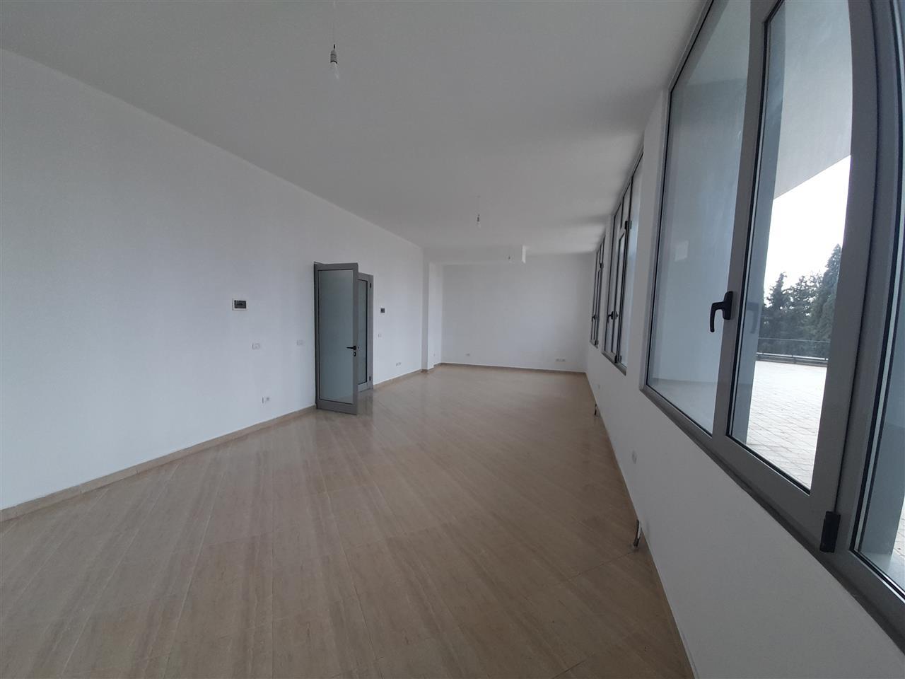 Business Environment for Rent in Downtown Fier