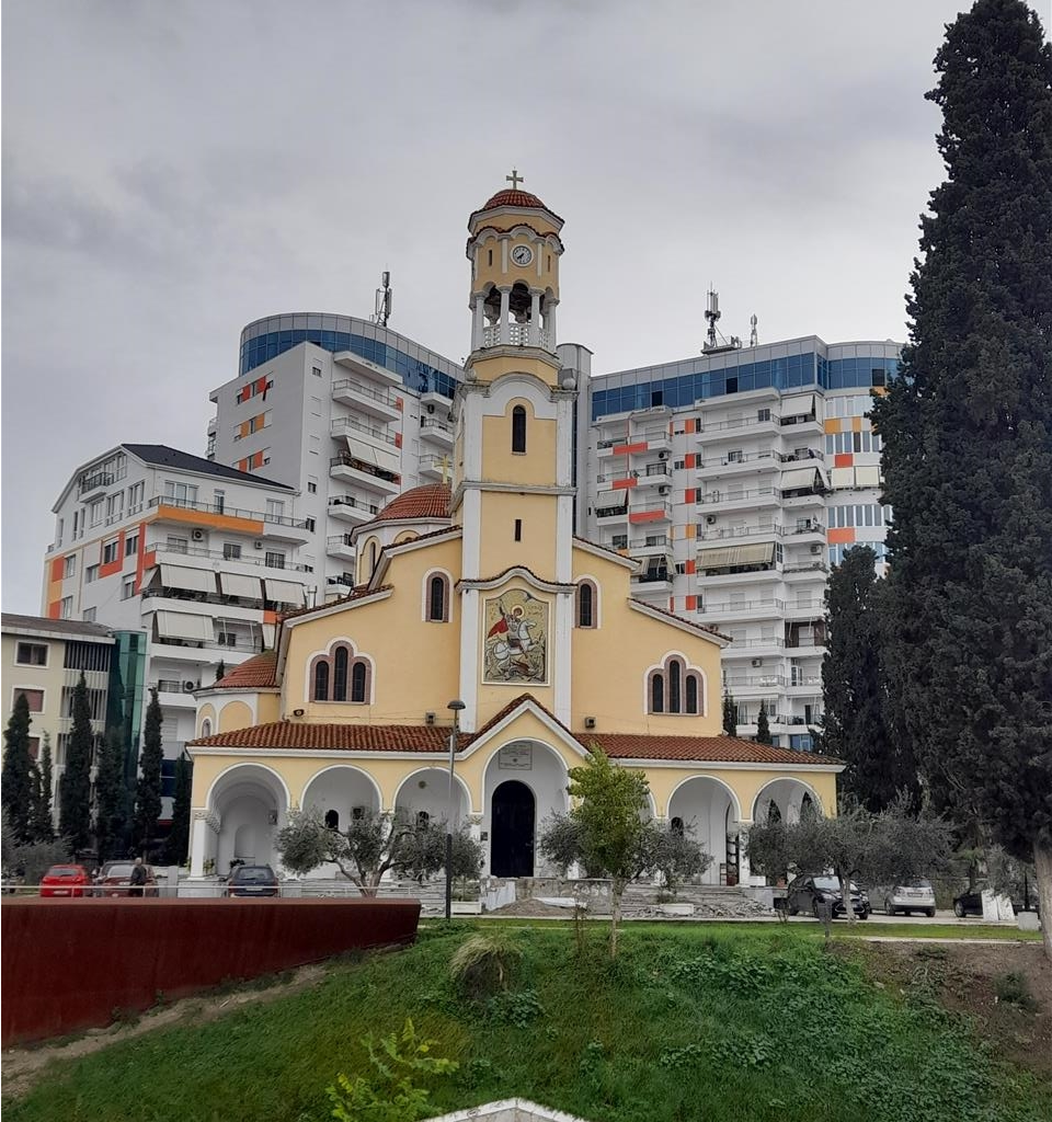 Business Environment for Rent in Downtown Fier