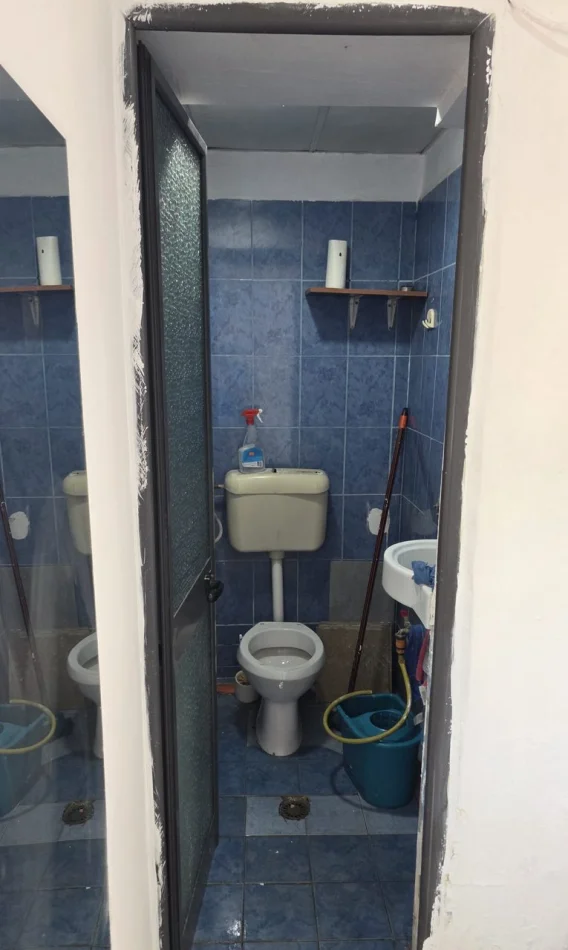 Tirane, Business Premises for Sale Ground Floor, 40 m² 115,000 € (Unified School)