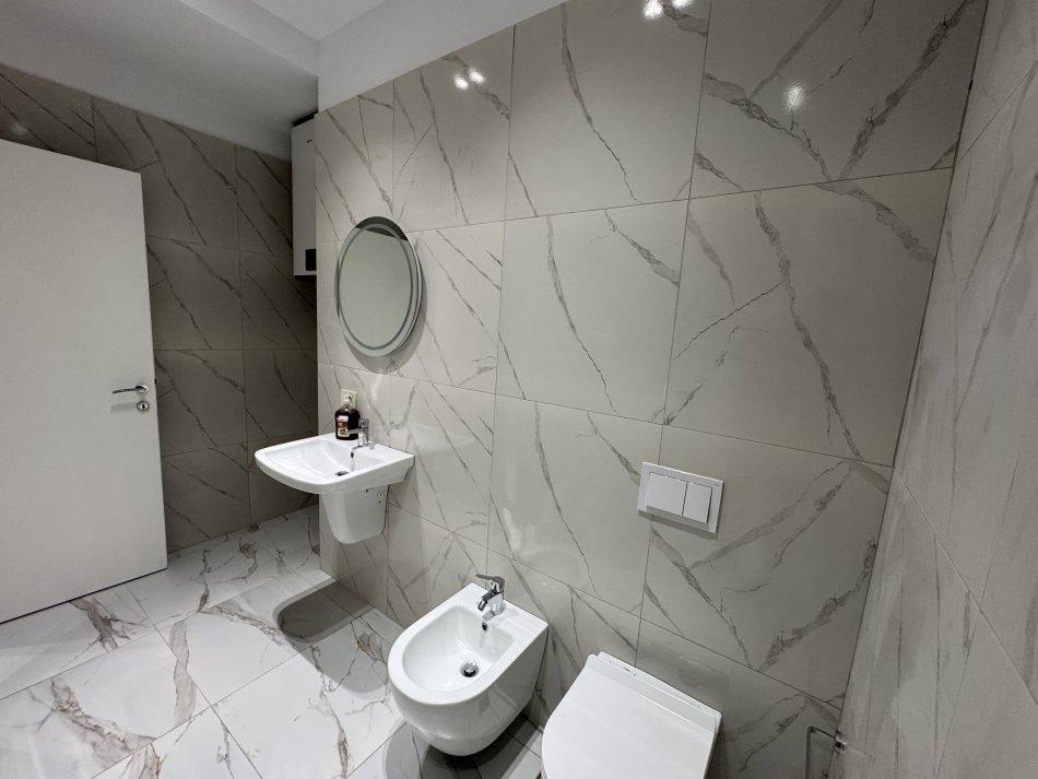 ZYRE ME QERA 200 M2 MINE PEZA 2100 EURO