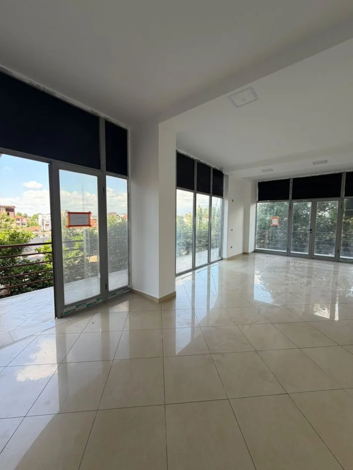 Tirane, Business Premises for Sale, 1st Floor, 46 m², €93,500 (Rruga Kastriotët)