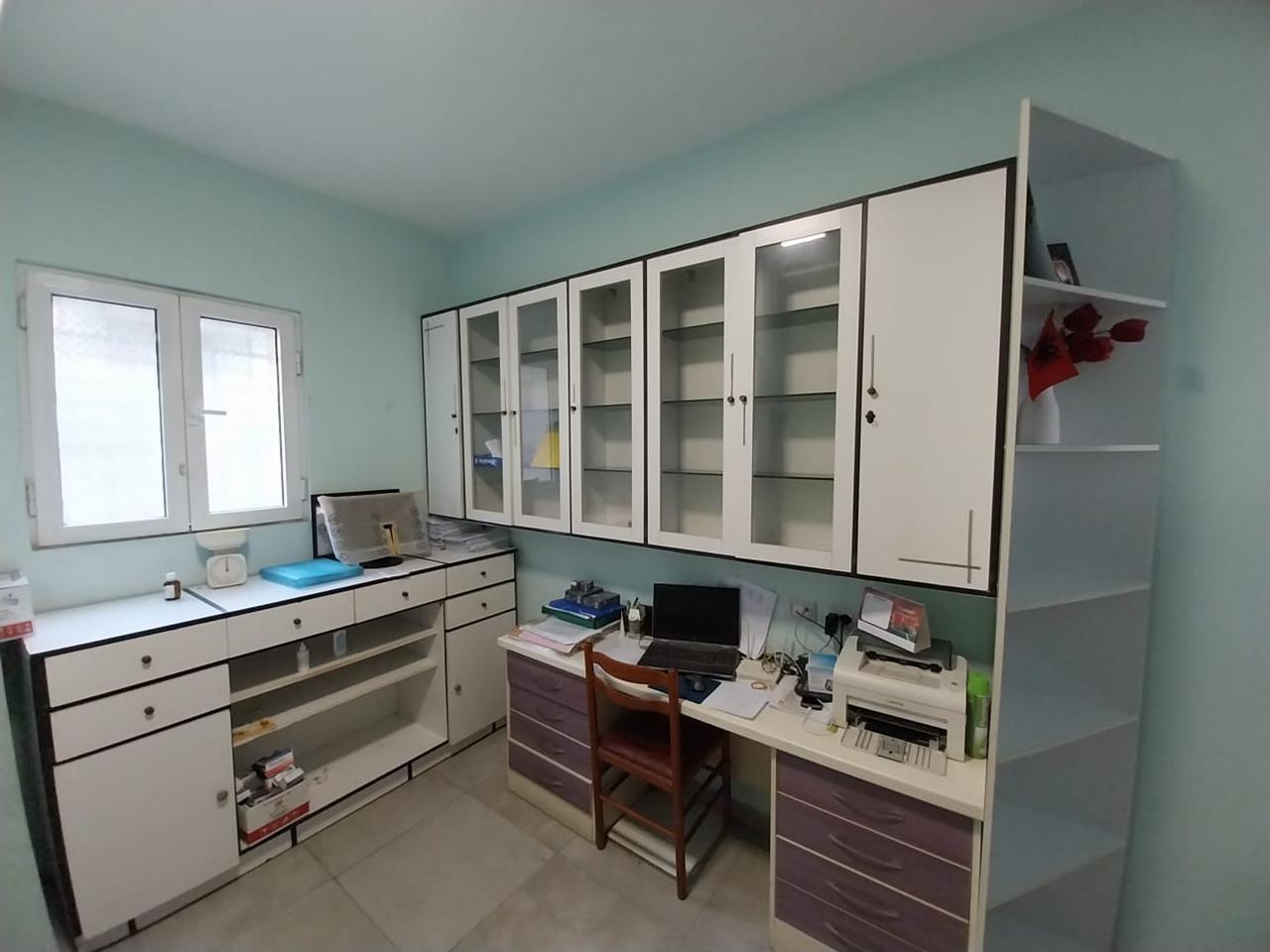 Locale commerciale in affitto in Pedonale Fier