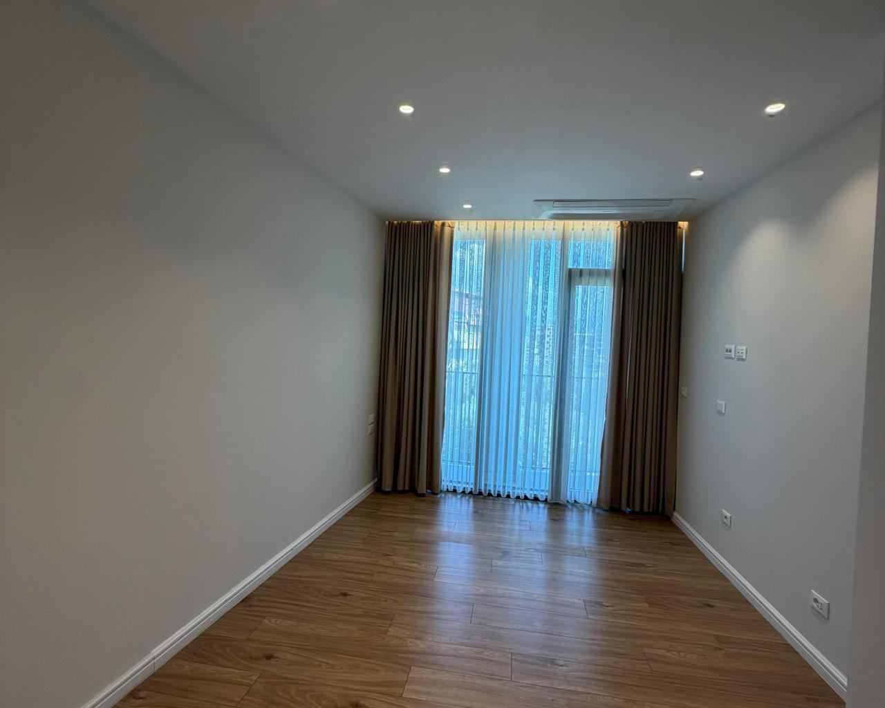 OFFICE SPACE FOR RENT AT LAKE VIEW REZIDENCE
