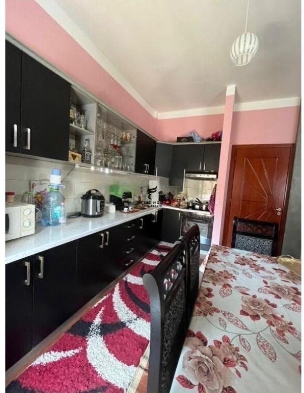 SHITET VILE 400 M2 5 MAJI 350.000 EURO