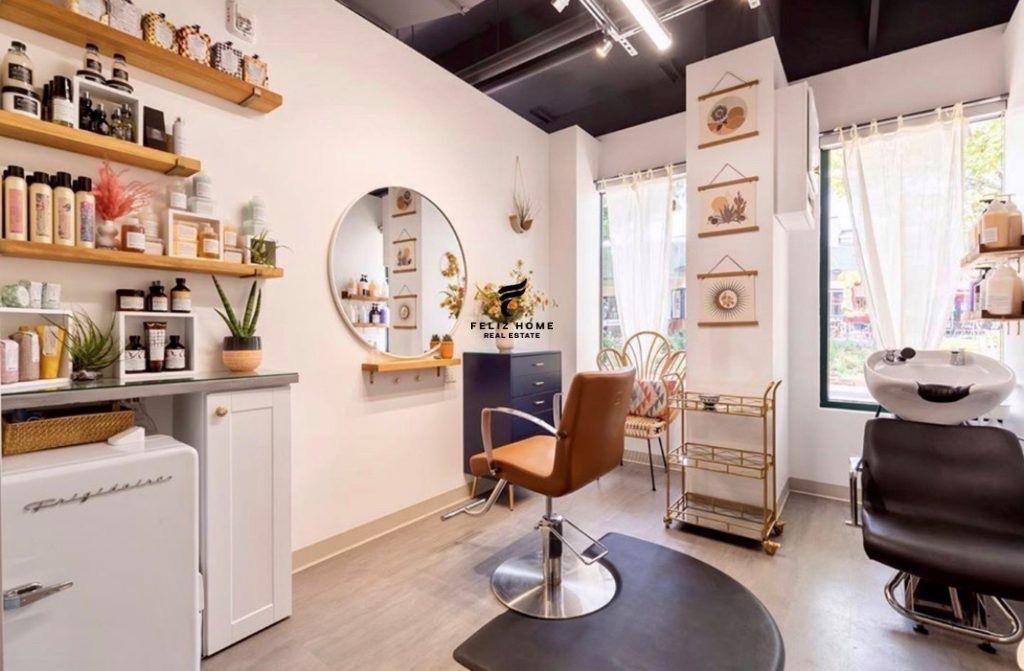 AMBIENT BIZNESI ME QERA 80 M2 21 DHJETORI 800 EURO