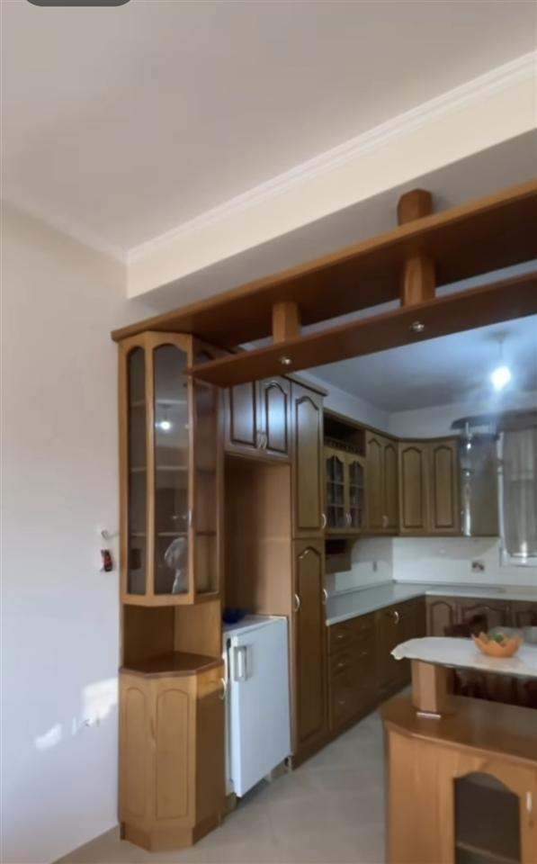 SHITET VILLA NE DRENOVE