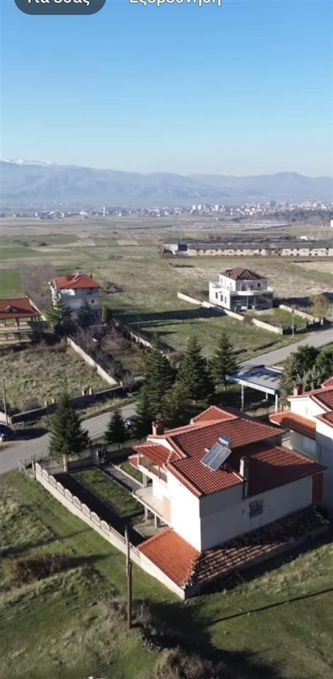 SHITET VILLA NE DRENOVE